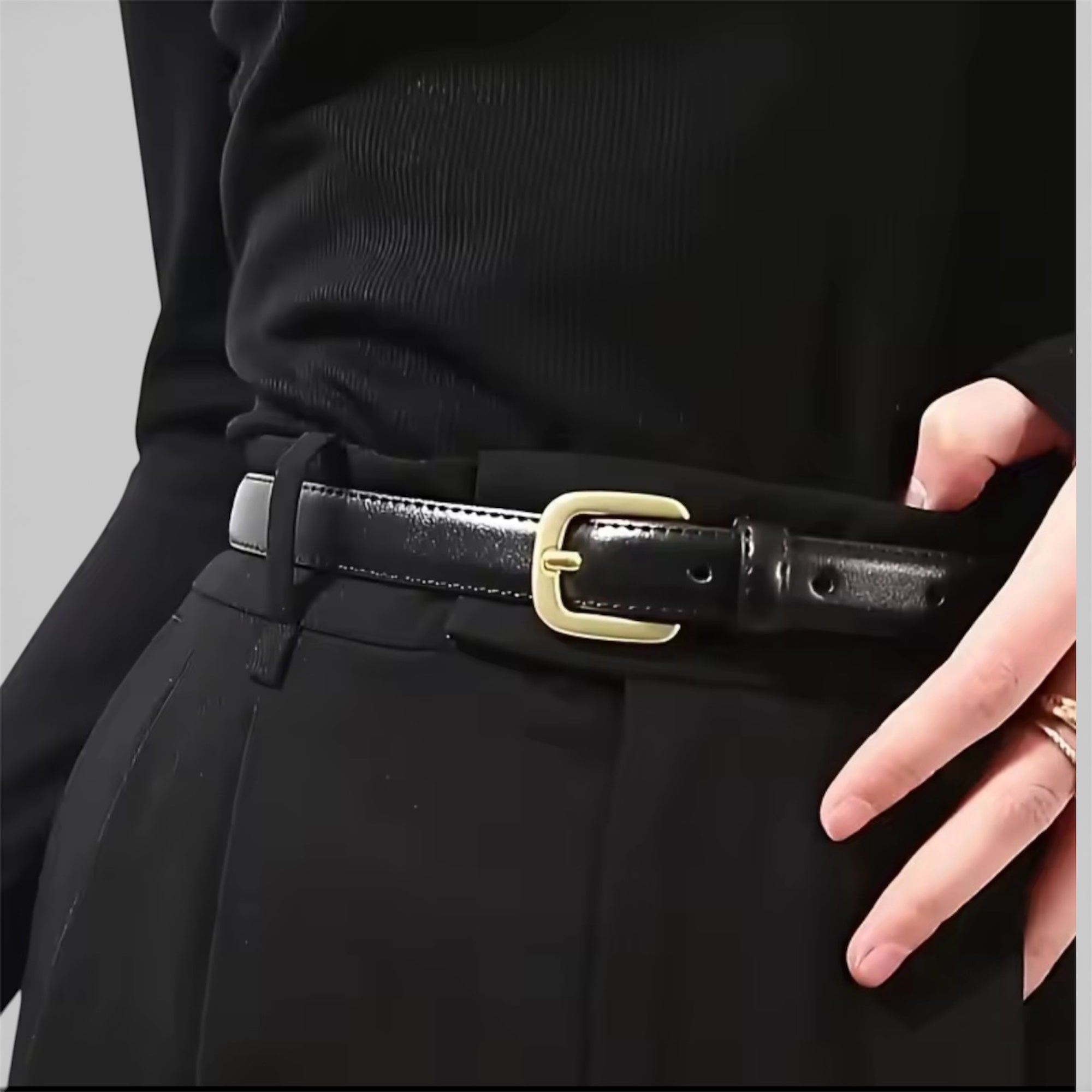 Cinturón Fino Aurea |
Hebilla Dorada para Vestidos